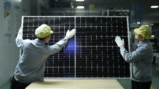 硅料价格维稳但组件价格下滑,四季度光伏产业链价格怎么走