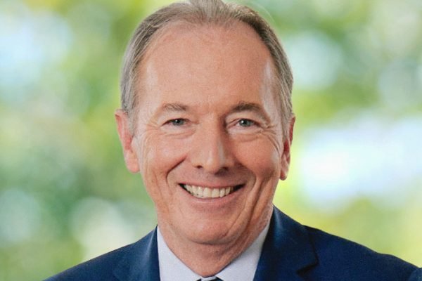 迪士尼权力交接:前大摩CEO将被任命为董事长,2026年揭晓新CEO