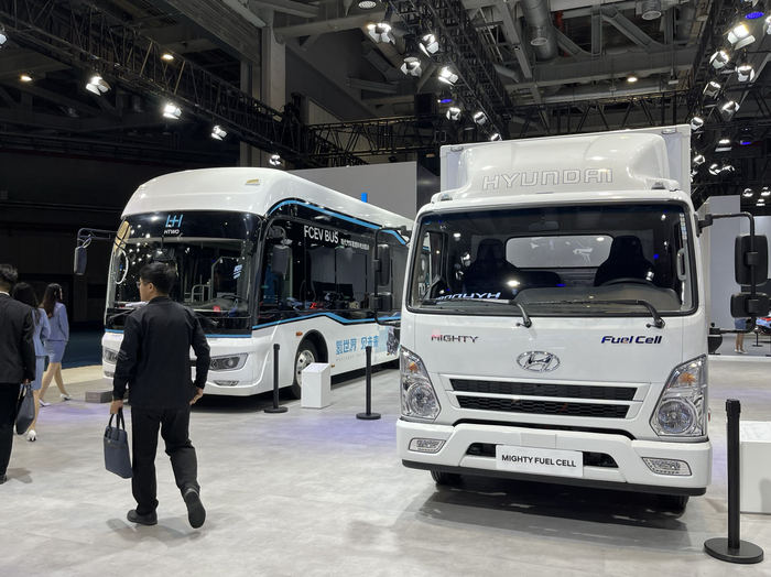 丰田最新氢燃料电池全球首展,日韩汽车制造商主攻氢能落地