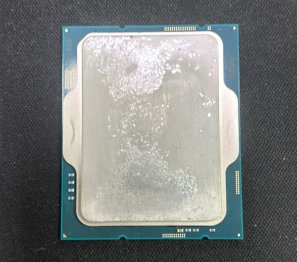 i9-14900K表面被液态金属腐蚀:Intel直接拒保!无话可说