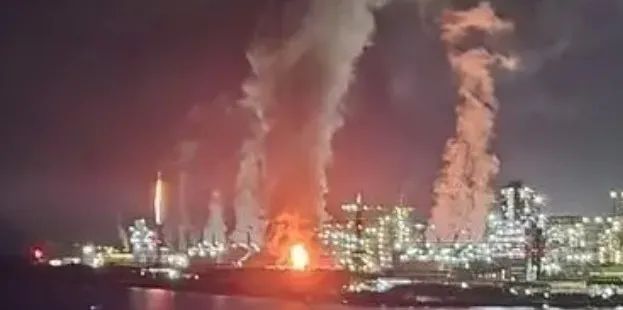 突发!全球最大的非高炉炼铁炉发生爆炸!现场浓烟滚滚(附图)