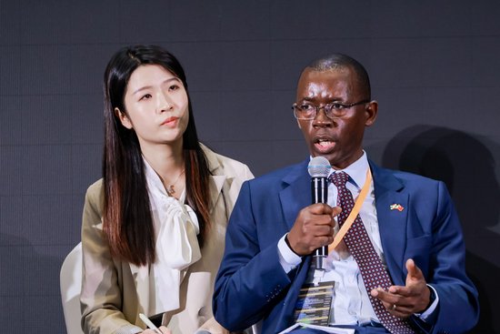 聚焦ESG、出海、数智化,AIIC2024大会上,驻华大使/品牌代表/专家学者共商趋势