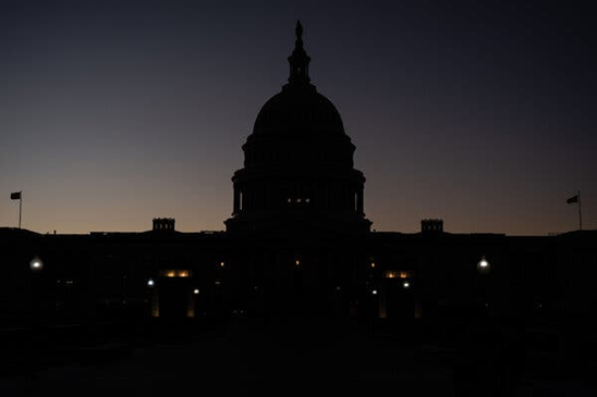 美媒:特朗普发帖称支持取消夏令时,吐槽“不方便且代价高昂”