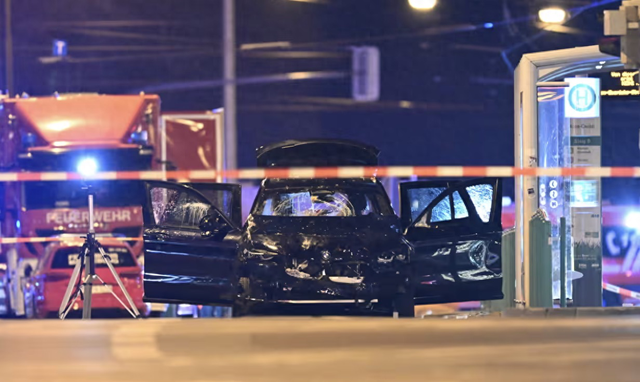 德国汽车冲撞人群事件已致数十人死伤,美官员:白宫正密切关注