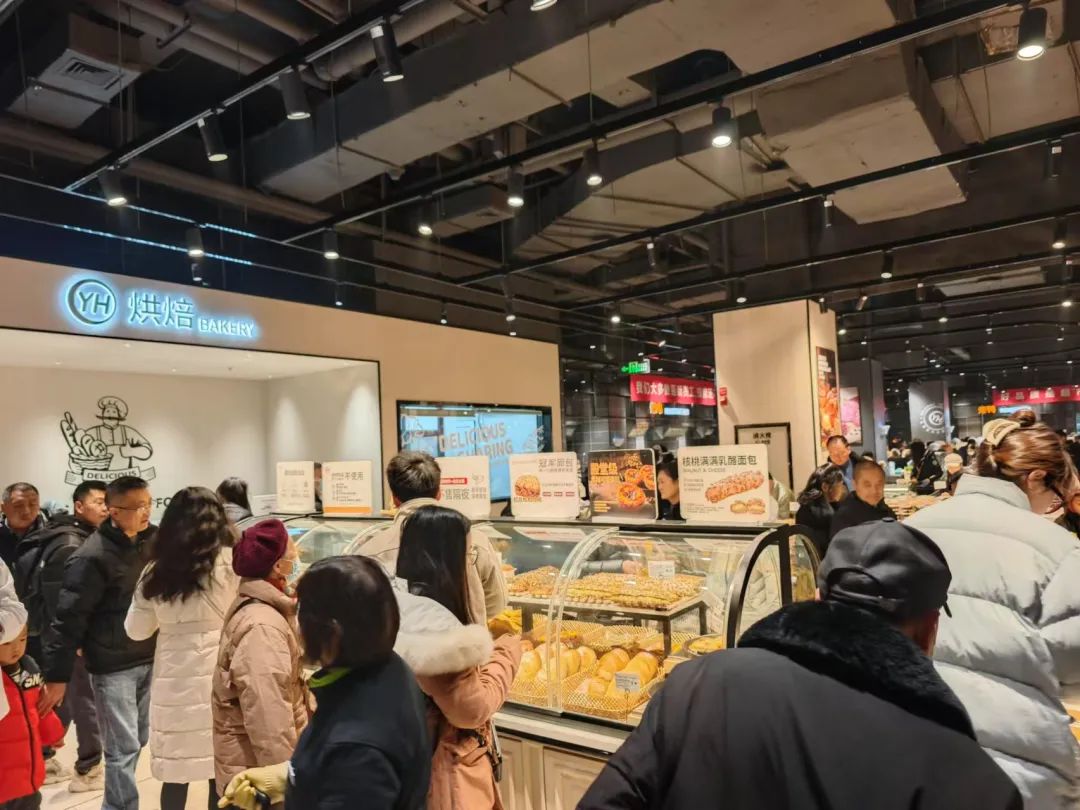 600多米超长排队人潮!记者实探,永辉超市“学习胖东来”四川第二家调改店