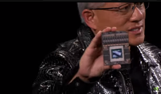 黄仁勋CES演讲:全新RTX 50系列芯片、全球最小个人AI超算