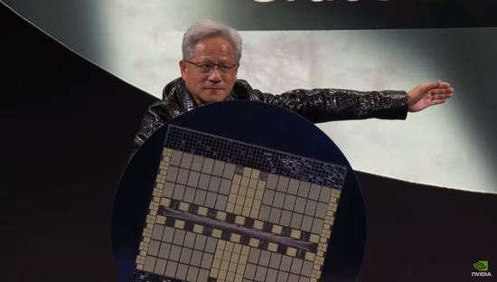 黄仁勋CES演讲:全新RTX 50系列芯片、全球最小个人AI超算