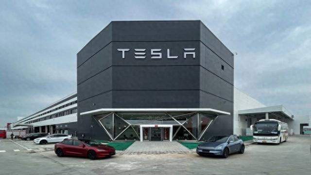 特斯拉上海储能超级工厂首批Megapack储能系统正式出口