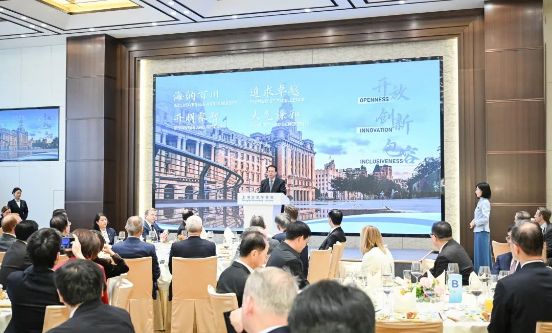 中国发展高层论坛2025年年会召开之际,龚正在京会见这些跨国公司高管