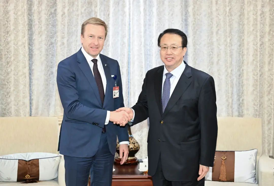 中国发展高层论坛2025年年会召开之际,龚正在京会见这些跨国公司高管