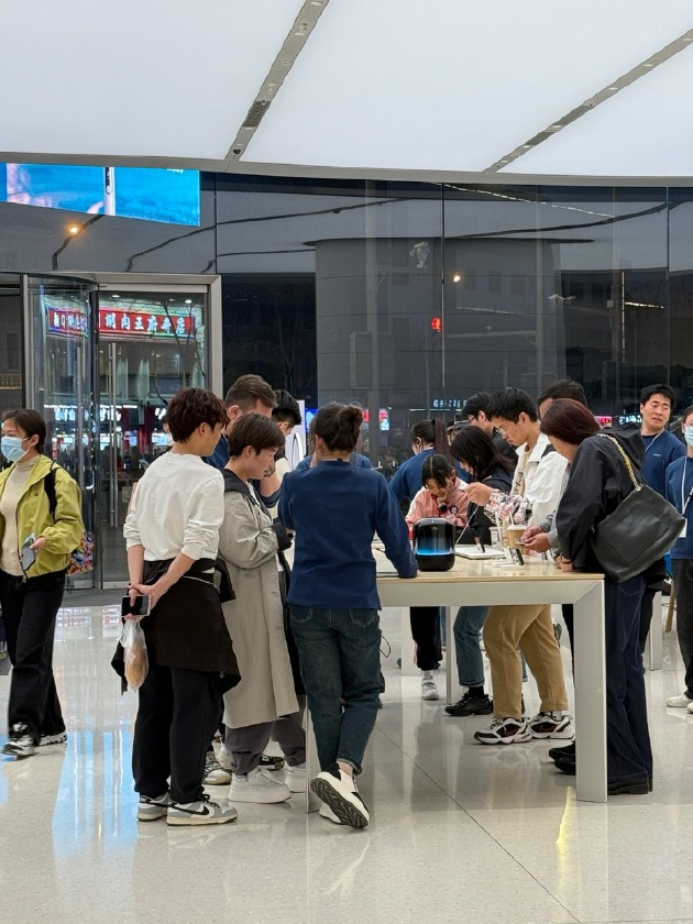 华为Pura X搭载鸿蒙5全新架构,开启阔折叠新体验新生态