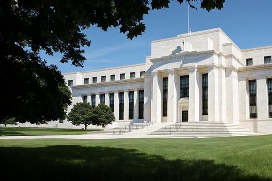 外盘头条：加拿大对美产汽车加征25%关税 华尔街警告特朗普关税恐致经济衰退 英特尔拟与台积电组建合资公司