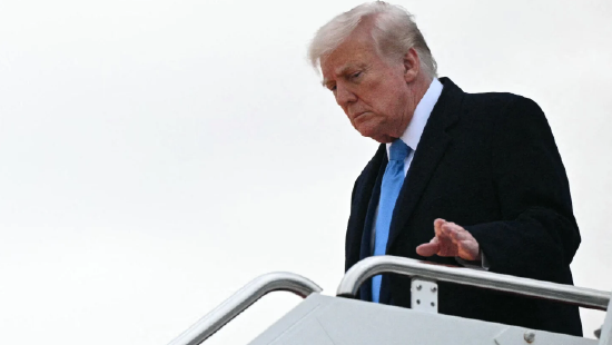 白宫否认特朗普考虑暂停关税90天的报道：“假新闻”