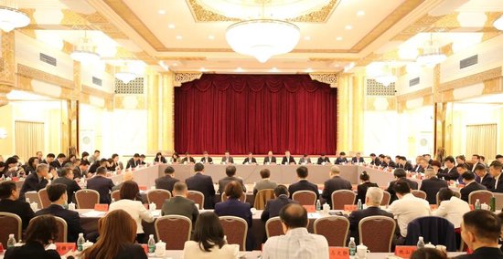 证监会副主席李明：基金行业要把握好功能性与盈利性的关系 把功能性置于首要位置