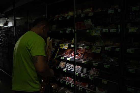 电力振荡令西班牙和葡萄牙遭遇大面积停电 尚未排除网络袭击可能