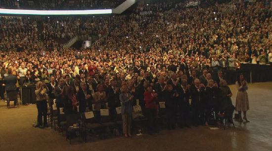 一个时代的结束:巴菲特年底卸任CEO 高调移交了自己的权力