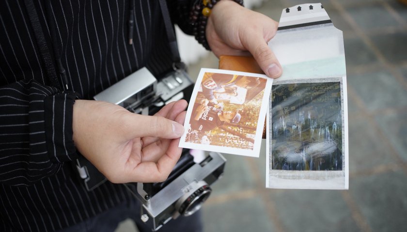 被明星带火的撕拉片相纸炒至上千元，富士胶片回应