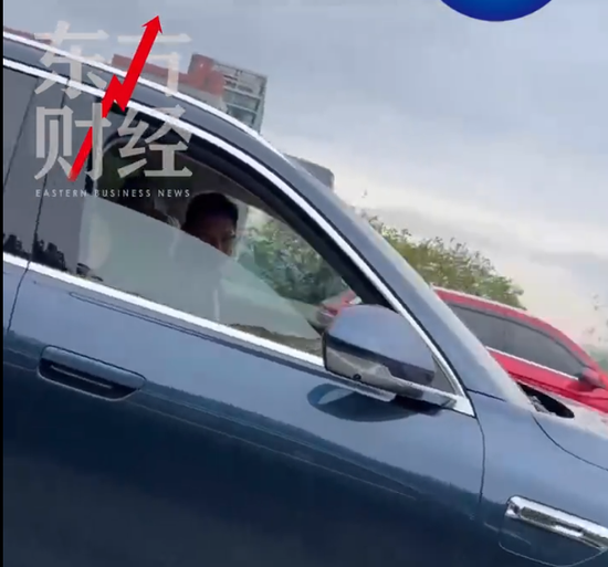 余承东开车睡着？被打招呼后秒回，曾表示“智驾可以打盹”引争议