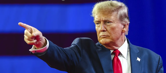 特朗普:考虑从哈佛大学撤款30亿美元,拨给全美职业学校