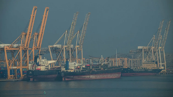 中东海运价格因伊朗冲突飙升 霍尔木兹海峡航运风险加剧