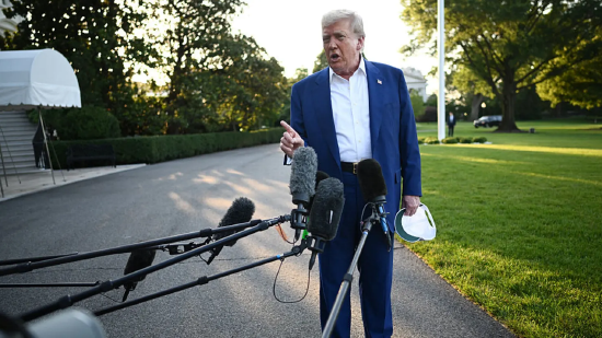 特朗普对国会表示:在支出法案通过前 “任何人不得休假”