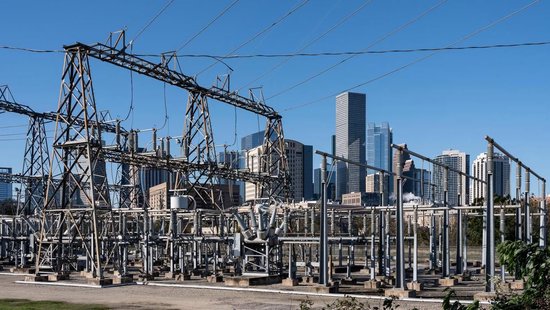 美AI“星际之门”被曝受阻 年底前只建一小数据中心