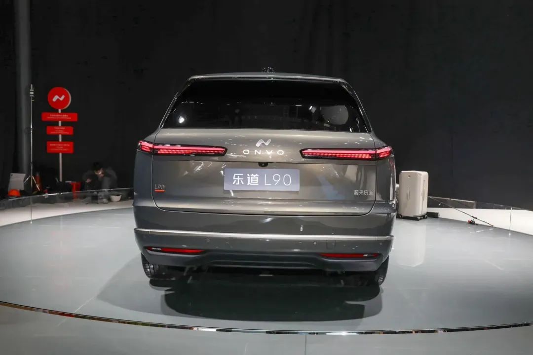 新车卖爆？李斌硬气官宣进入前三