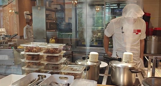 罗永浩宣布“停战”后西贝暂停后厨参观：“老罗”套餐下架，公司及门店最新发声