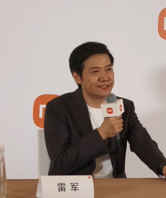 对话雷军:小米手机研发人员超10000,但过去很少提及