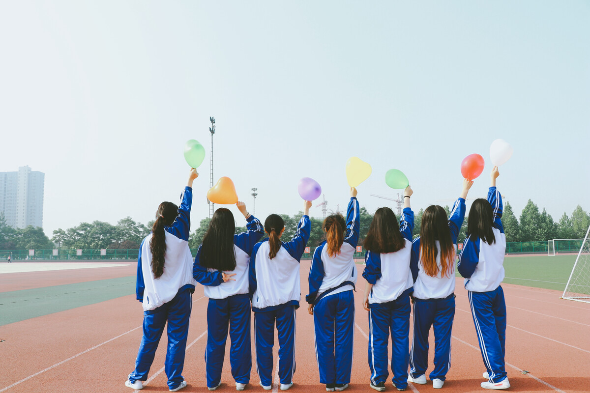 8o后初中毕业做什么工作好(初中毕业的80后该做什么样的工作)