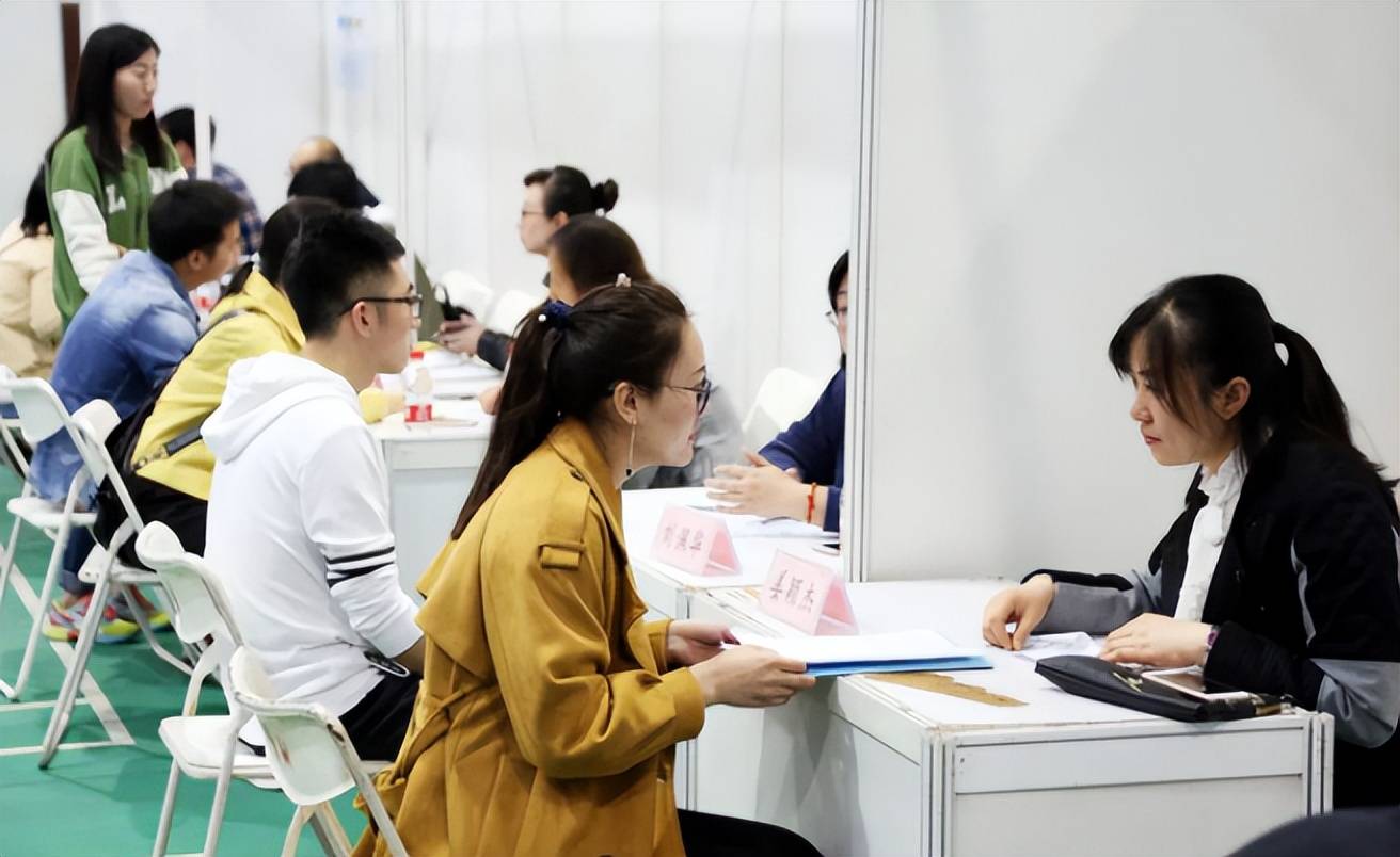 法学毕业后在做什么工作(法学毕业后在做什么工作比较好)