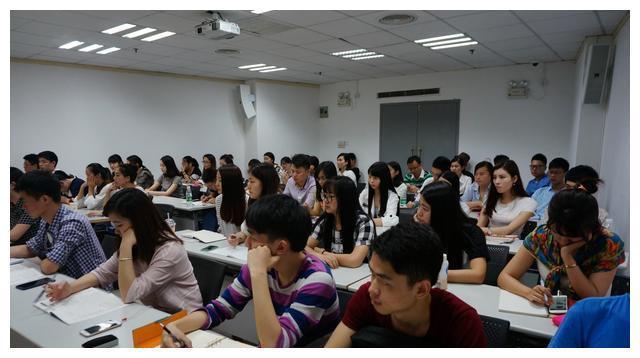 金融大专毕业好找工作吗(金融大专毕业好找工作吗知乎)