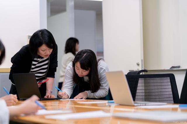 毕业后的一年做什么工作(毕业后的一年做什么工作比较好)