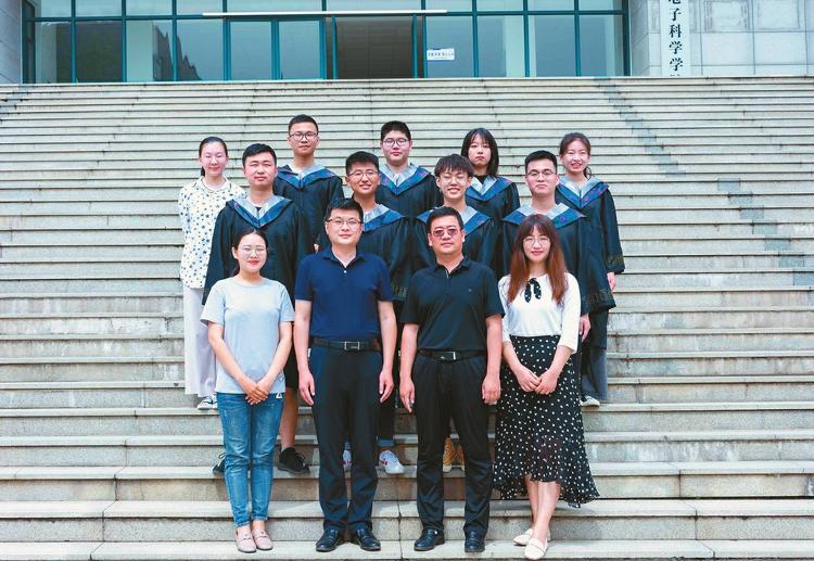 山师毕业后好找工作吗(张雪峰不建议的十大专业)