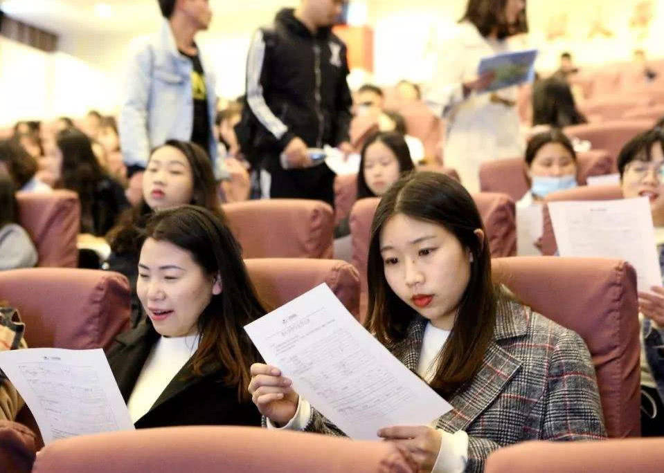 大学毕业后我想做什么工作(大学毕业后想做什么100字)