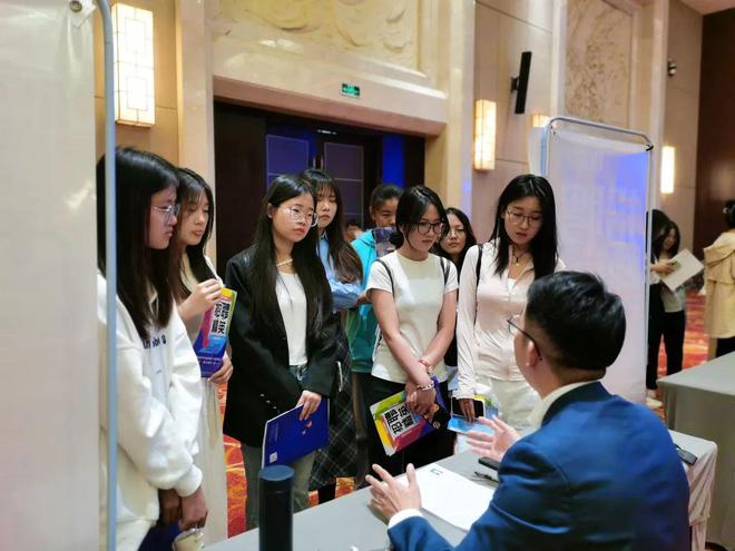 翻译学校毕业好找工作吗(翻译专业毕业适合找什么工作) 翻译学校毕业好找工作吗(翻译专业毕业适合找什么工作)