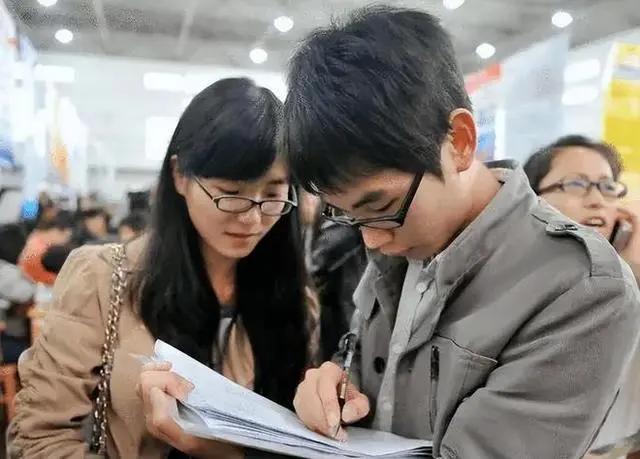 高职毕业不好找工作(高职毕业不好找工作吗女生)