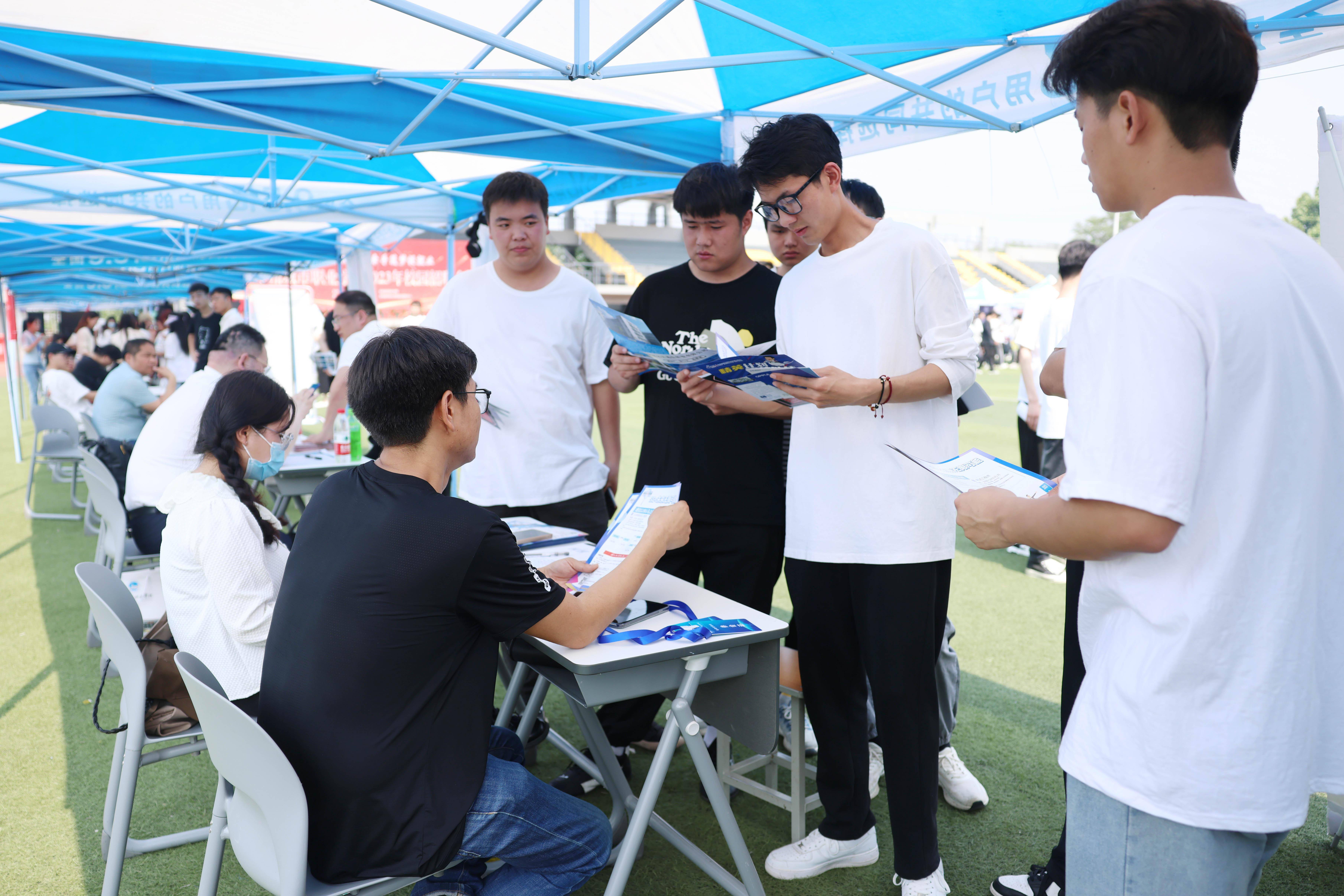 各大学院毕业后的工作(各大学院毕业后的工作好找吗)