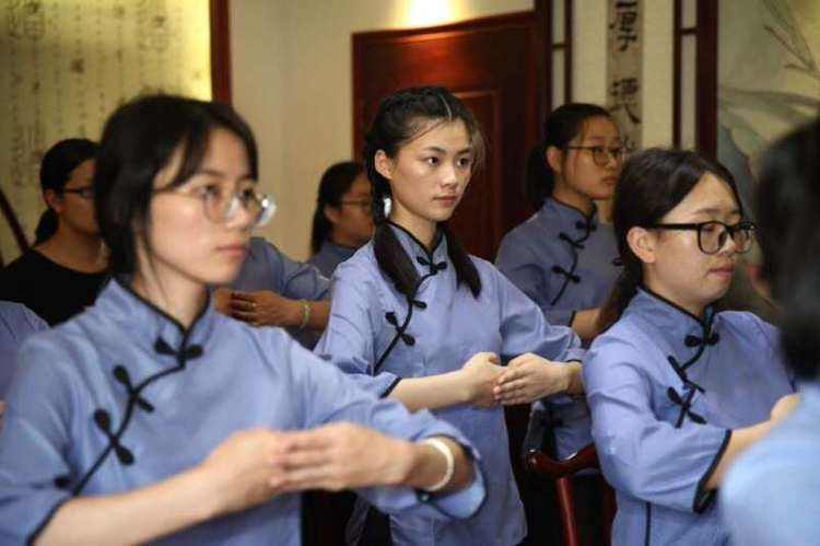 文理书院毕业后干什么(文理学院出来是当老师的吗)