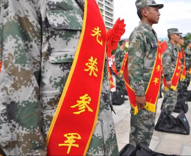 大学毕业后还能进入军队(大学毕业还能部队考军校吗)