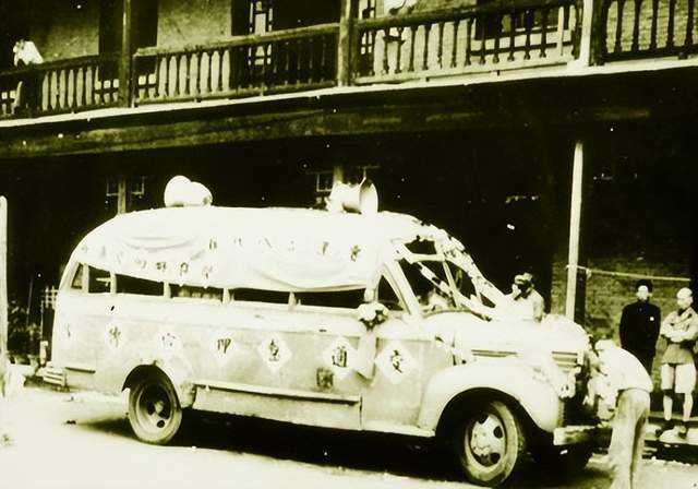 大学毕业后开着破旧的警车(大学毕业后开着破旧的警车违法吗)