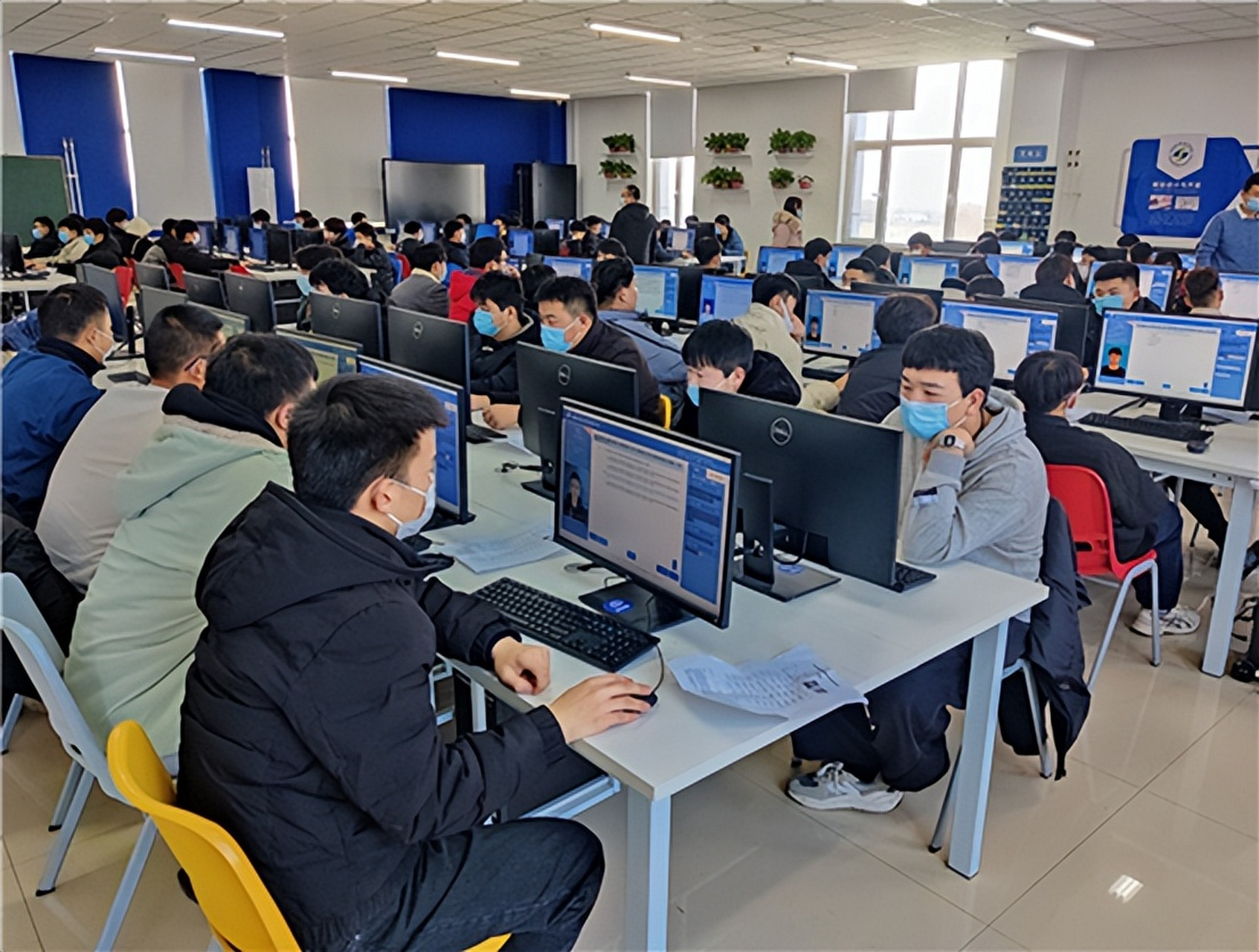 大学毕业后找安稳工作难吗(大学毕业后找安稳工作难吗女生)