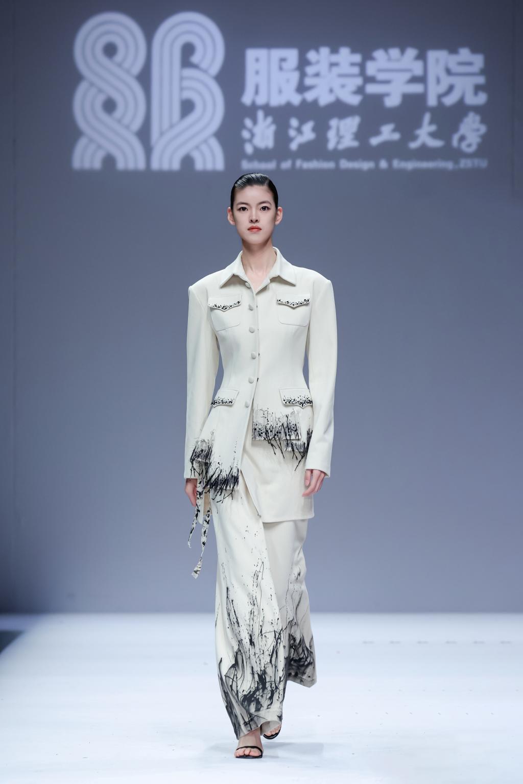 服装专业毕业后做什么(服装专业出来都找什么工作)