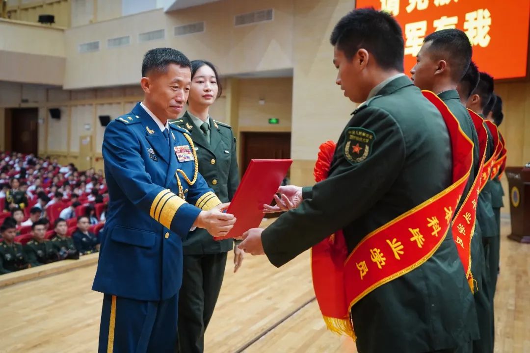 军事大学毕业后就业怎么样(军事大学毕业生在部队什么级别) 军事大学毕业后就业怎么样(军事大学毕业生在部队什么级别)