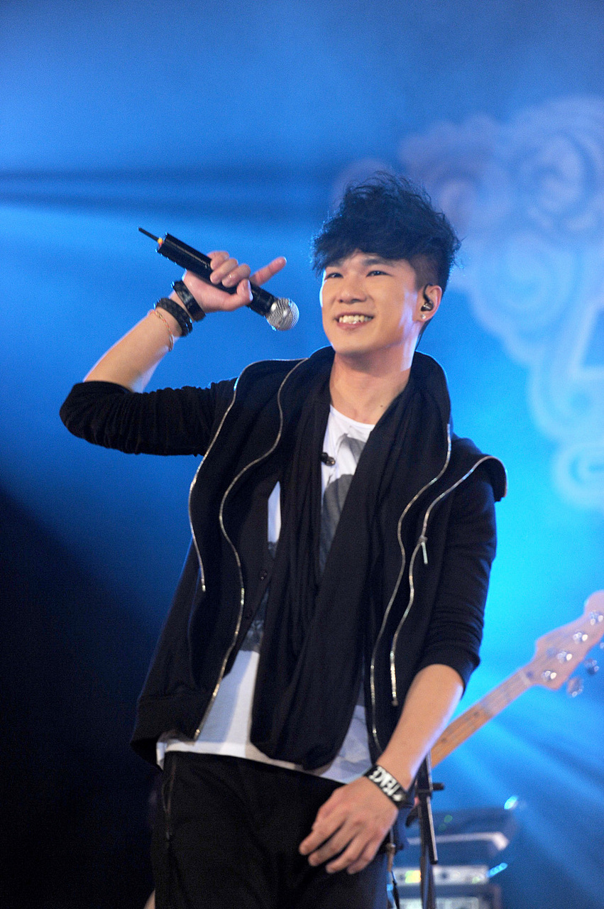 徐良在西安音乐学院毕业后(徐良在西安音乐学院毕业后干什么)