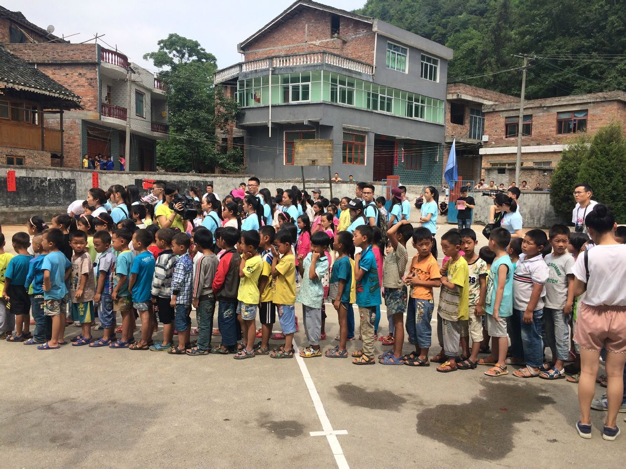 大学毕业后农村支教(大学毕业后农村支教怎么办)