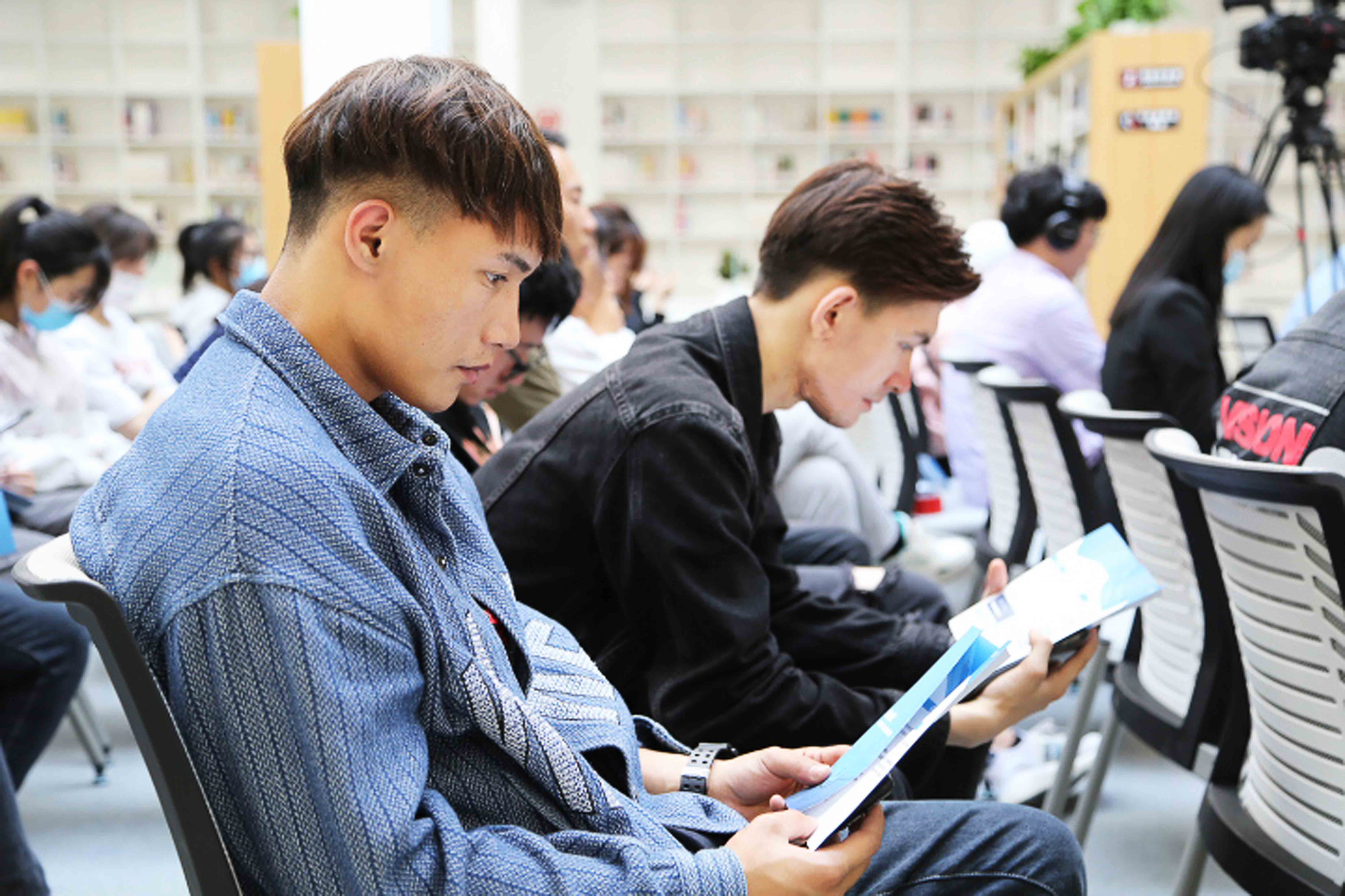 在职业学院毕业后能干嘛(职业学院毕业的可以在进本科吗)