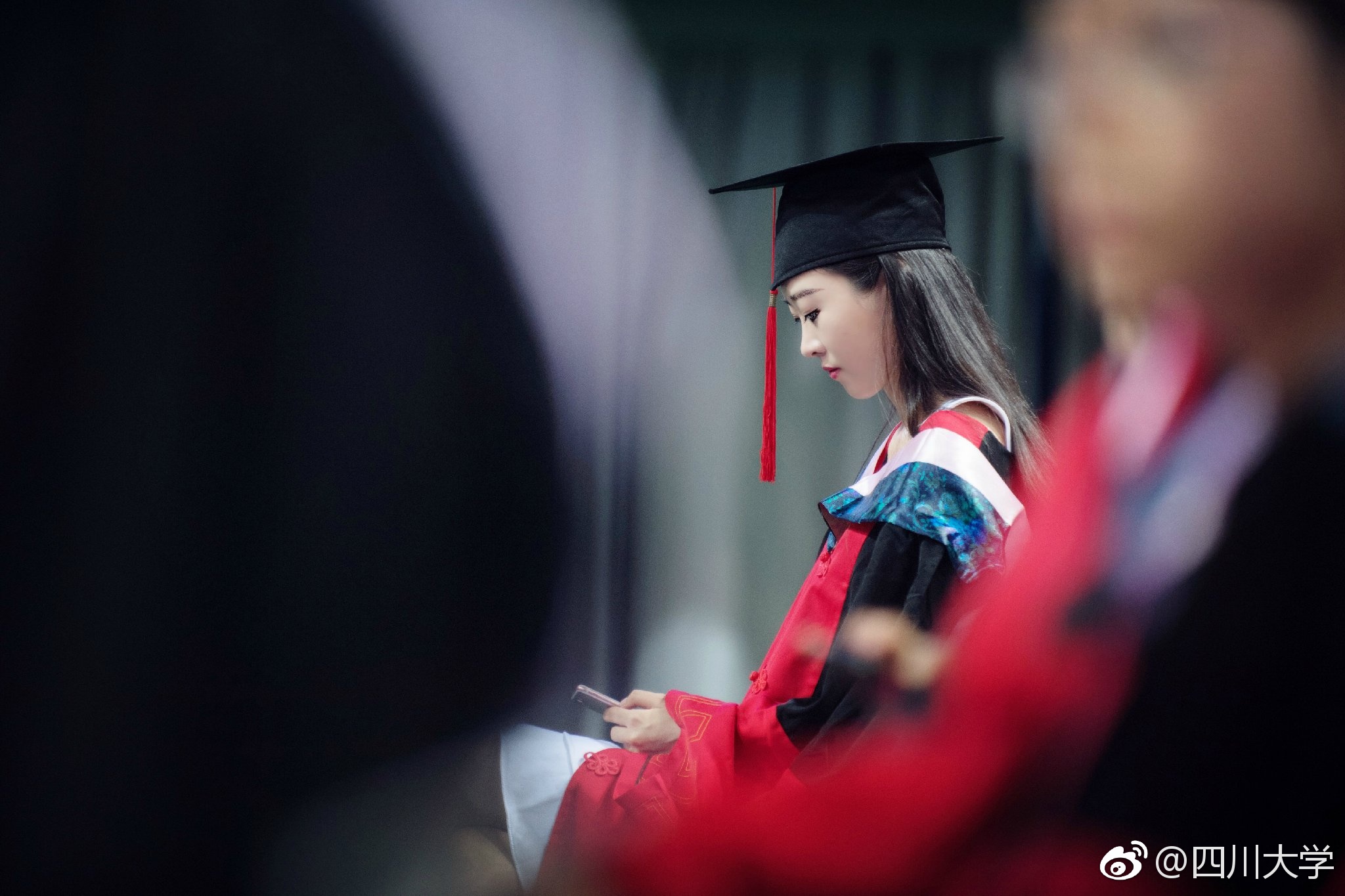 90后大学毕业视频下载(95后本科毕业生拍小视频)