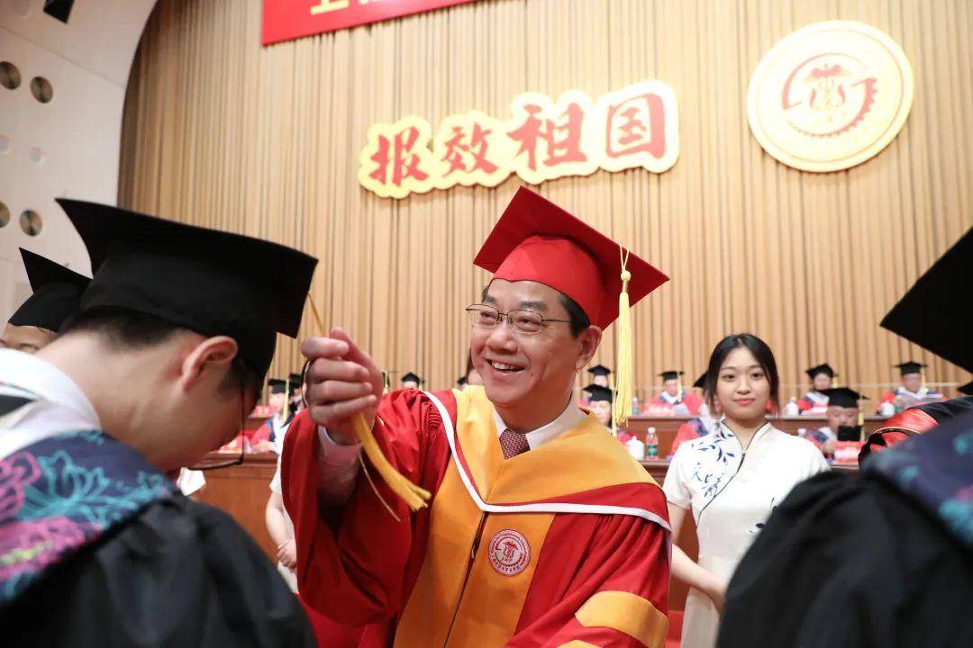 交大医学院毕业后工资(交大医学院毕业后工资多少) 交大医学院毕业后工资(交大医学院毕业后工资多少)