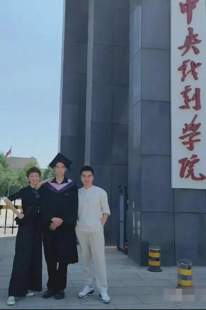 中央戏剧学院毕业后的去向(中央戏剧学院毕业生就业前景)